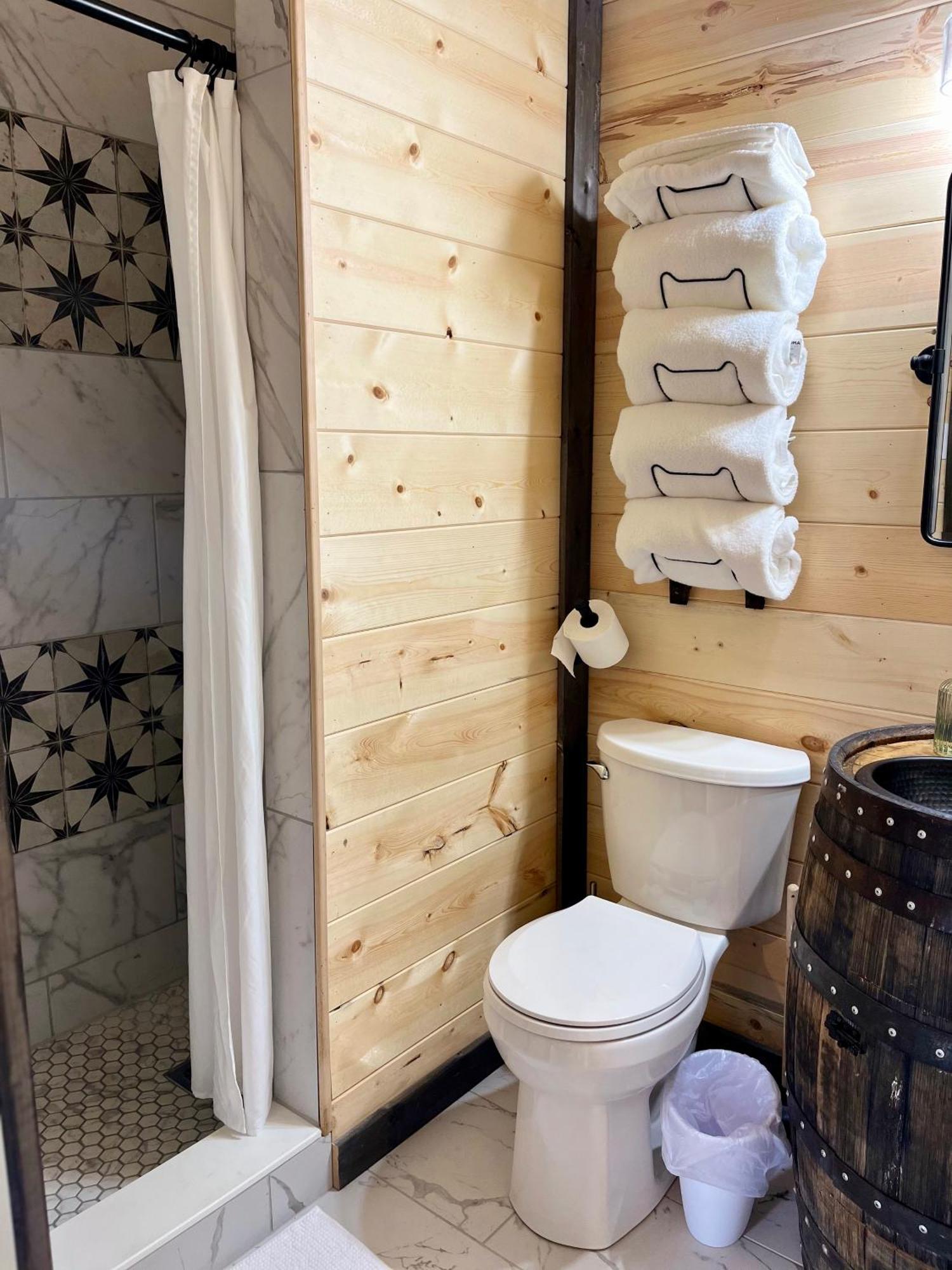 Bourbon Barrel Cottages #2 Of 5 On Kentucky Trail Lawrenceburg Exteriör bild